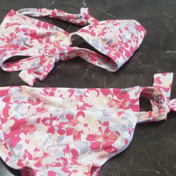 NEW BIKINI - Picture 2 of 9